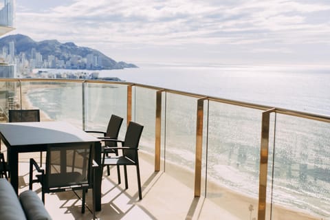 View (from property/room), Balcony/Terrace, Seating area, Sea view