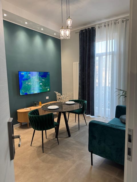 TV and multimedia, Lounge or bar, Dining area