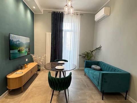 Lounge or bar, Dining area