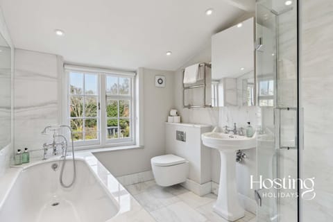 Shower, Toilet, Bathroom, Bath