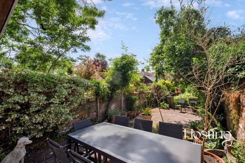 Mary Anne House 4 beds Parking & Garden House in Henley-on-Thames