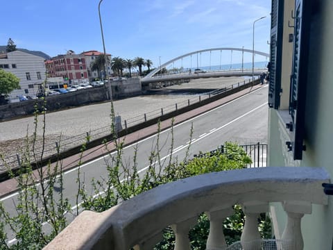 Day, Natural landscape, Balcony/Terrace