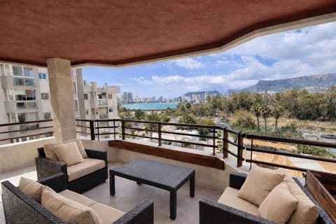 Mountain view, Sea view
