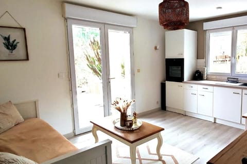 Logement lumineux bord de forêt Apartment in Provence-Alpes-Côte d'Azur