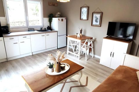 Logement lumineux bord de forêt Apartment in Provence-Alpes-Côte d'Azur