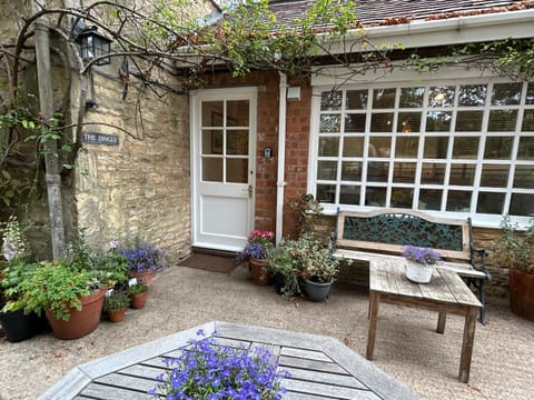 Property building, Patio, Facade/entrance, Day, Autumn, Garden view