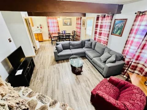 Home in Yosemite-Brookside Cottage-Sleeps 10 House in Yosemite Park Way