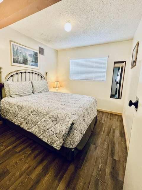 Home in Yosemite-Brookside Cottage-Sleeps 10 House in Yosemite Park Way