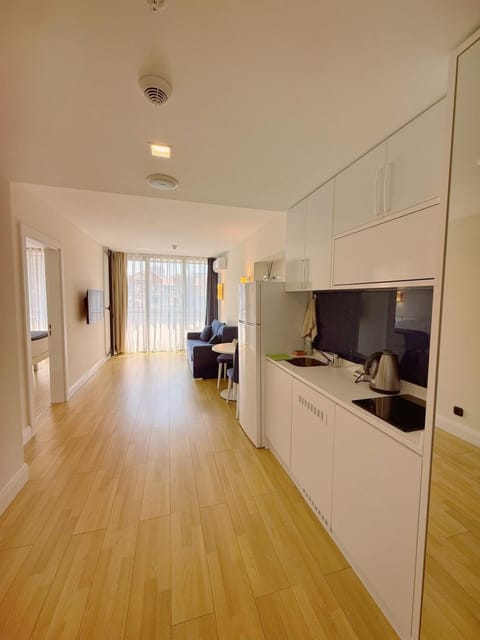 Photo of the whole room, furniture, pet friendly, stove