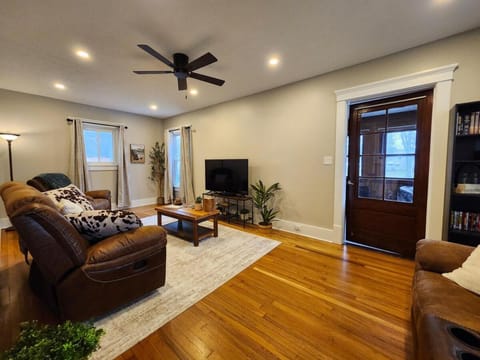 Living room, Seating area, Evening entertainment