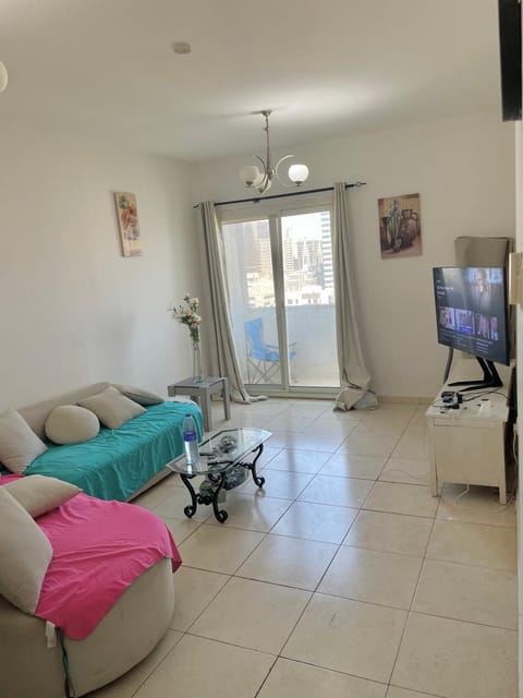 Apartment Familiale Peaceful bedroom and living room Apartment in Al Sharjah