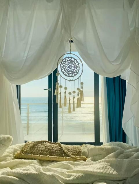 Bed, Bedroom, Sea view