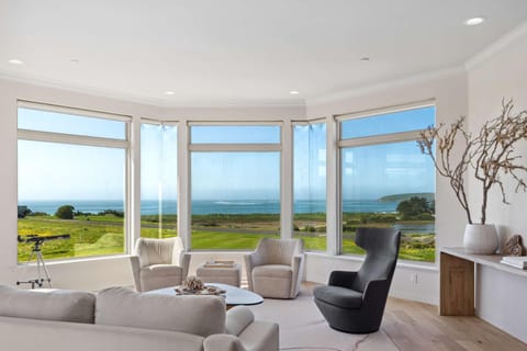 Breathtaking Views of the Pacific Ocean Rooftop Balcony Gourmet Kitchen and Hot Tub overlooking Golf Course House in Bodega Bay