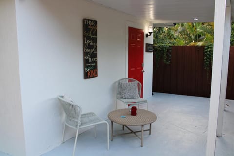 Patio, Patio, Day, Seating area