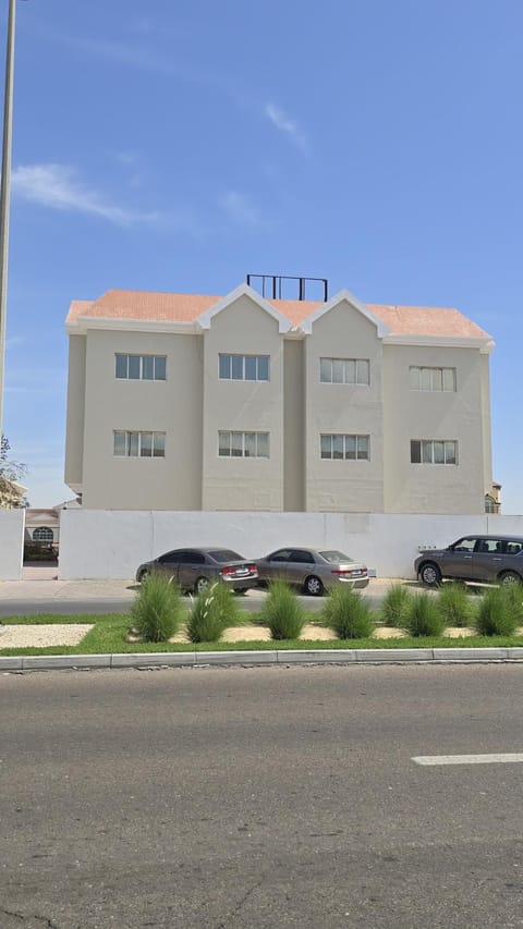 Property building, Day, Parking