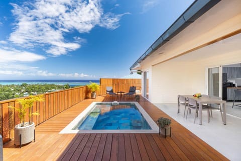 Sea view, Swimming pool, sunbed