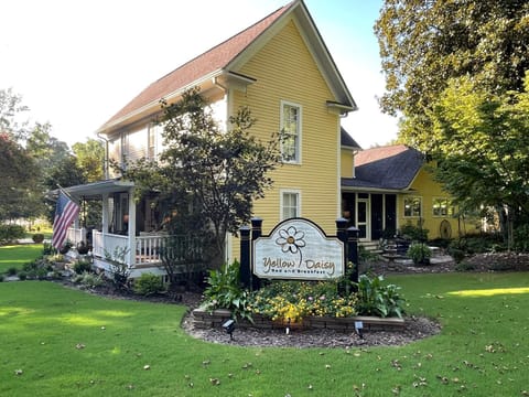 Property building, Natural landscape, Garden