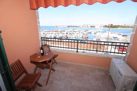 Balcony/Terrace, children, Family