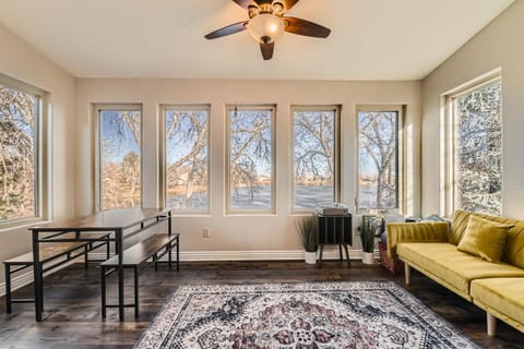 Living room, Dining area, Lake view, Lake view, Sunrise