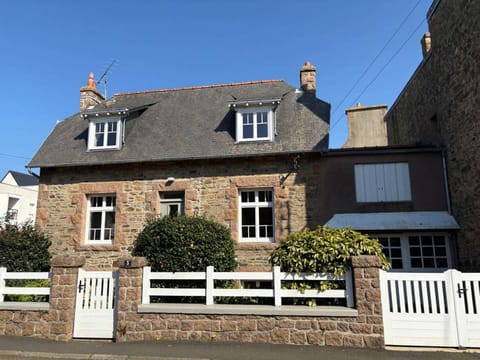 Maison de charme au cœur de Perros-Guirec, proche plage pour 4 personnes - FR-1-542-69 House in Perros-Guirec