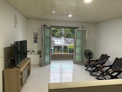 Communal lounge/ TV room, TV and multimedia
