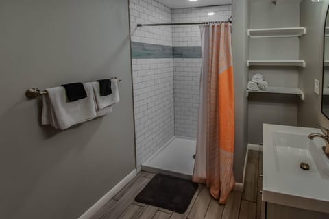 Sunny Family Home in Denver with huge yard and hot tub House in Aurora