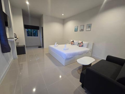 Photo of the whole room, Bedroom