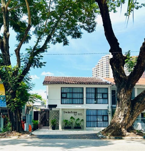 Property building, Location