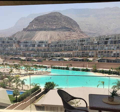 Property building, Natural landscape, Mountain view, Pool view, Swimming pool, sunbed