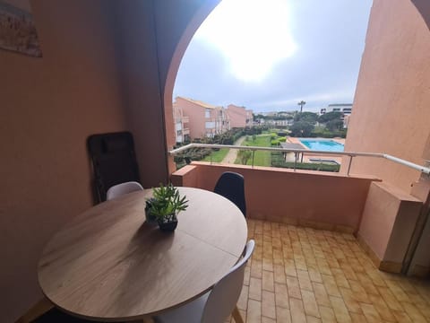 Balcony/Terrace, Pool view, Swimming pool