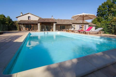 Property building, Patio, Pool view, Swimming pool, sunbed