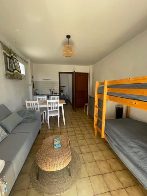 Living room, Dining area, bunk bed