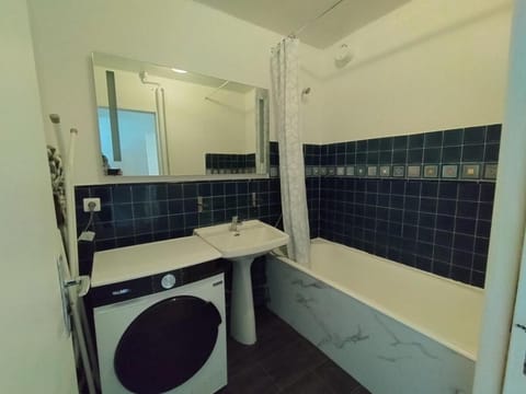 Cozy 1 bedroom Apartment La Defense Apartment in Puteaux