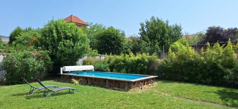 Spacious renovated villa Groupama Stadium LDLC Villa in Vaulx-en-Velin