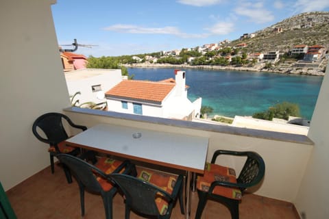 Balcony/Terrace, children, Family