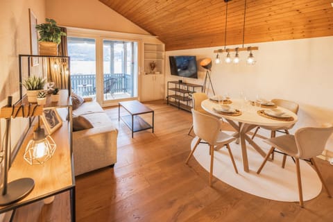 TV and multimedia, Balcony/Terrace, Living room, Dining area
