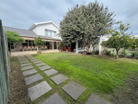 Kabeljou - central, 1min walk to beach House in Western Cape