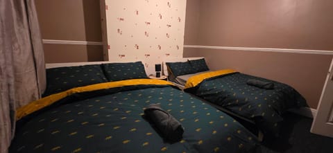 DL3 x Contractors Accommodation DM 4 deals x 4BDx sleeps 15 House in Darlington