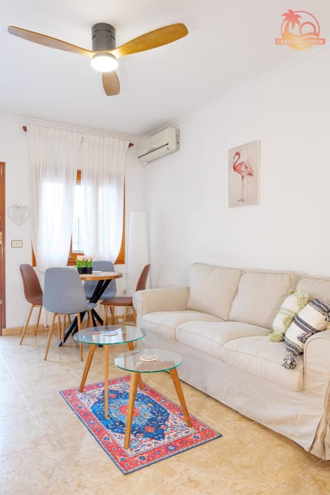 Living room, Seating area, Dining area, air conditioner