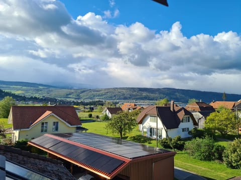 Property building, Nearby landmark, Natural landscape, Bird's eye view, Lake view, Mountain view