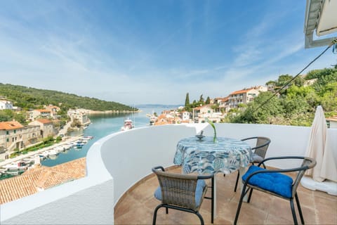 Balcony/Terrace, children, Family