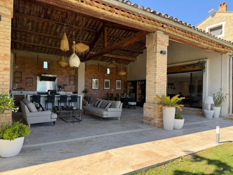 Property building, Patio, sunbed