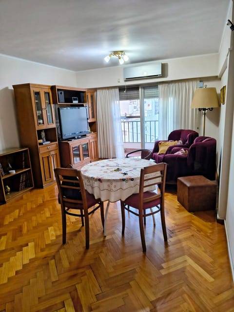 TV and multimedia, Living room, Seating area, Dining area, air conditioner