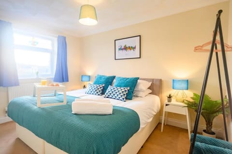 Merriotts Court - Parking - WIFI Bed and Breakfast in Newport