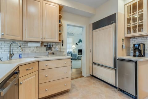 Kitchen or kitchenette, kitchen
