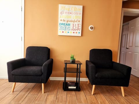 Modern 2 Beds Apt close Downtown Apartment in Evanston