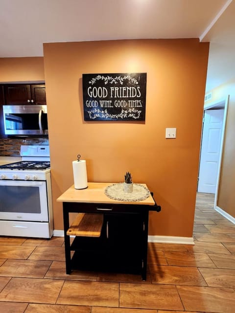 Modern 2 Beds Apt close Downtown Apartment in Evanston