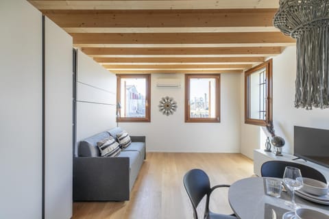 Molino 2 by WelcHome Apartment in Treviso