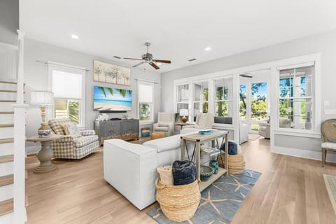 Pineapple & Palms House in South Walton County