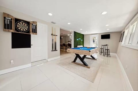 Darts, Game Room